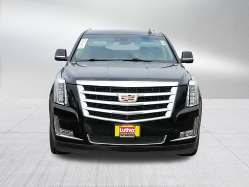Used 2019 Cadillac Escalade ESV Premium Luxury image 2