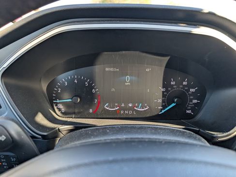 Used 2021 Ford Escape SE w/ SE Sport Appearance Package image 16