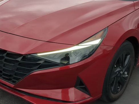 Used 2023 Hyundai Elantra SEL image 12