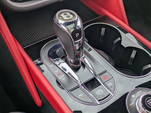 Used 2020 Bentley Bentayga image 13