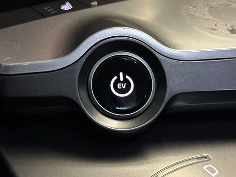 Certified 2024 Kia EV6 Light image 29