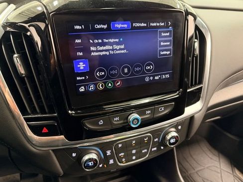 Used 2023 Chevrolet Traverse High Country image 13