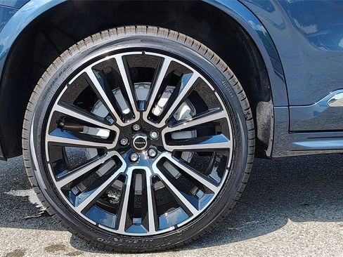 New 2026 Volvo XC90 B6 Plus w/ Protection Package Premier image 39