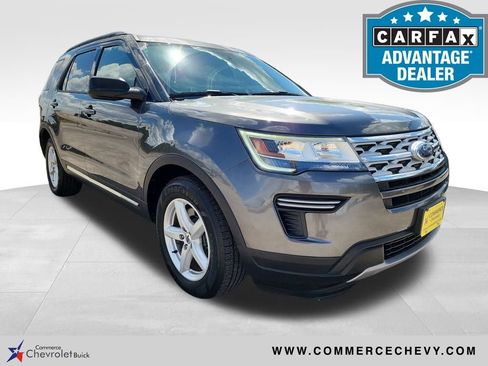 Used 2018 Ford Explorer XLT image 1