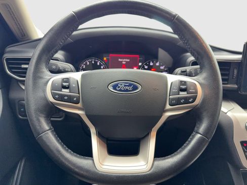 Used 2022 Ford Explorer XLT w/ Equipment Group 202A RWD image 19