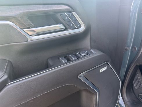 Used 2025 Chevrolet Silverado 2500 LTZ w/ LTZ Premium Package image 18