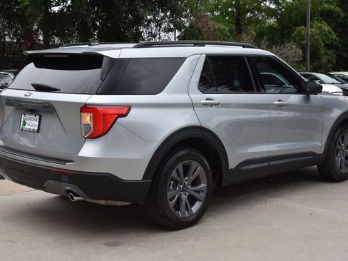 Used 2023 Ford Explorer XLT w/ Equipment Group 202A RWD image 7