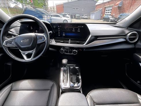 Used 2024 Chevrolet Trax ACTIV w/ Driver Confidence Package FWD image 21