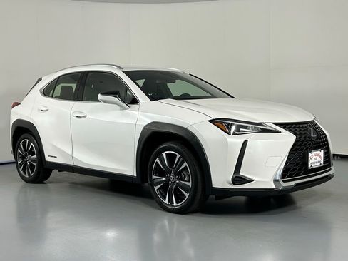 Used 2021 Lexus UX 250h image 1