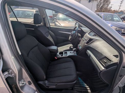 Used 2011 Subaru Outback 2.5i Premium w/ All-Weather Pkg image 10