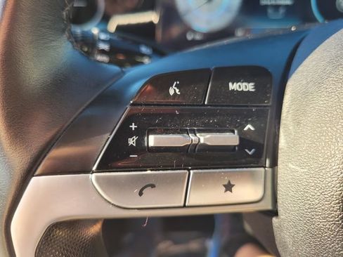 Used 2025 Hyundai Elantra SEL FWD image 28