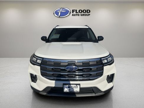 New 2025 Ford Explorer Active w/ Active Comfort Package image 2