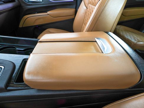 Used 2022 Cadillac Escalade ESV Premium Luxury w/ LPO, Radiant Package image 30