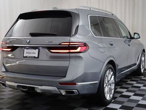 Certified 2025 BMW X7 xDrive40i w/ Premium Package image 17