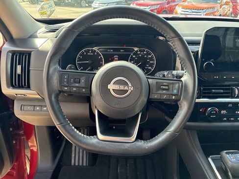 Used 2024 Nissan Pathfinder SL FWD image 22