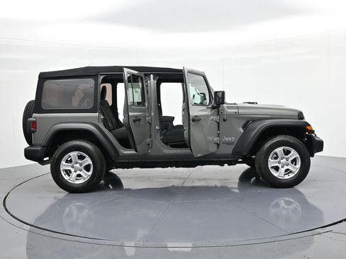 Used 2020 Jeep Wrangler Unlimited Sport S image 29