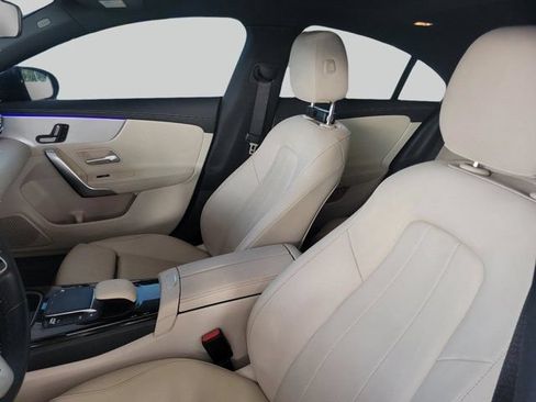 Used 2022 Mercedes-Benz CLA 250 image 9