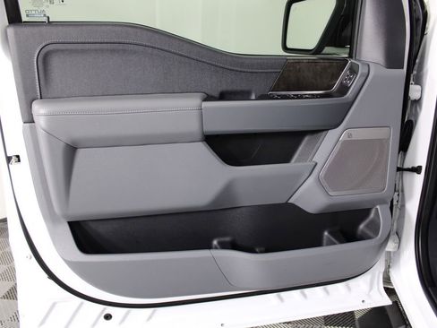 Used 2023 Ford F150 Lariat w/ Trailer Tow Package image 13