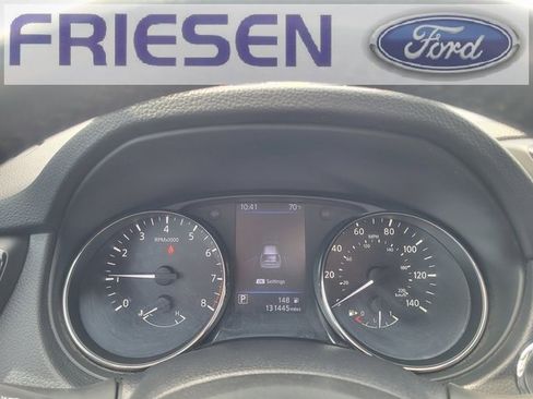 Used 2019 Nissan Rogue SV image 15