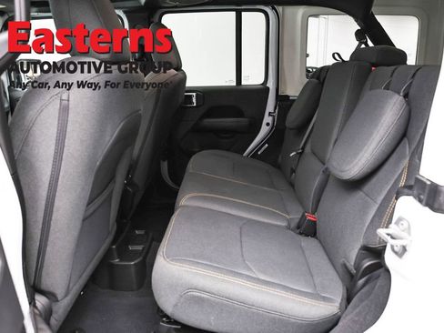 Used 2025 Jeep Wrangler Unlimited Sahara w/ Safety Group AWD/4WD image 22