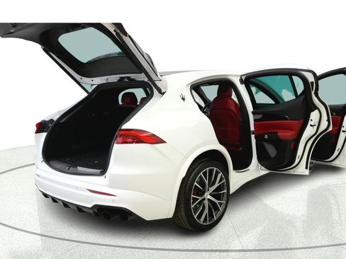 Used 2023 Maserati Grecale Modena AWD/4WD image 14