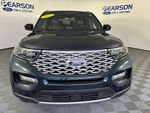 Used 2023 Ford Explorer Platinum w/ Technology Package AWD/4WD image 2