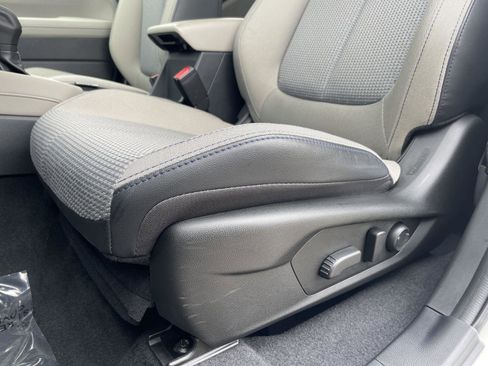 Used 2025 Subaru Forester Premium w/ Convenience Package #1 AWD/4WD image 11