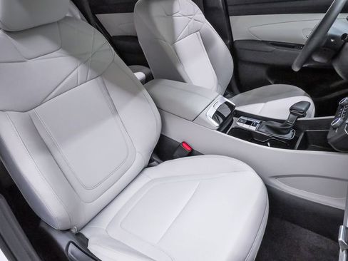Certified 2026 Hyundai Tucson SE FWD image 14