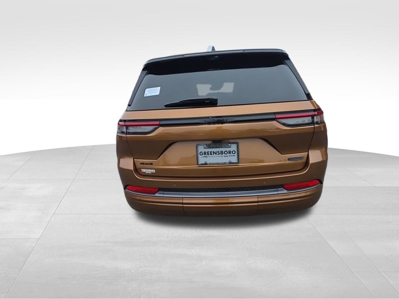 New 2027 Jeep Grand Cherokee Summit w/ Adv Protech Group IV AWD/4WD image 7