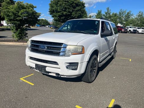 Used 2015 Ford Expedition EL XLT w/ Equipment Group 202A AWD/4WD image 3