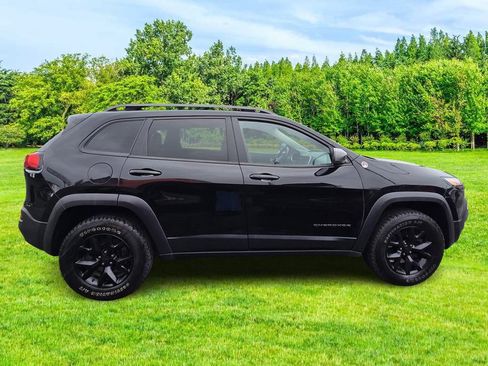 Used 2018 Jeep Cherokee Trailhawk AWD/4WD image 1