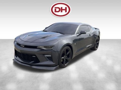 Used 2018 Chevrolet Camaro SS RWD image 2