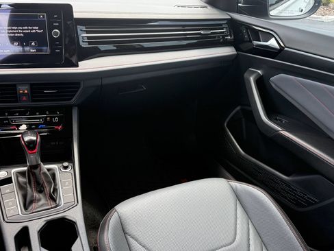 Used 2025 Volkswagen Jetta GLI Autobahn FWD image 19