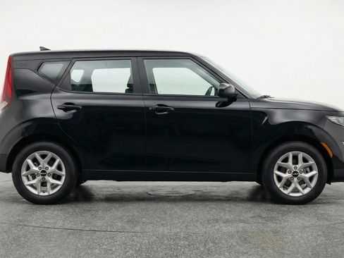 Used 2025 Kia Soul LX w/ LX Technology Package image 11