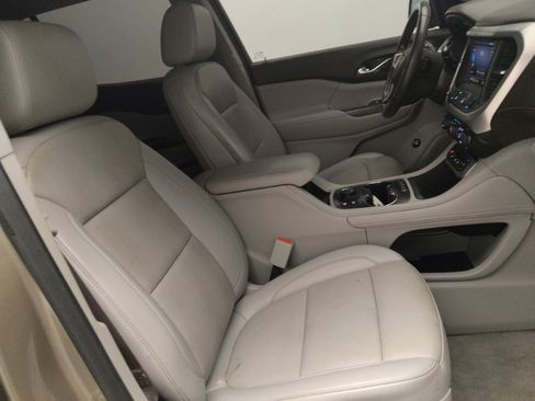 Used 2022 GMC Acadia SLT w/ Technology Package FWD image 21