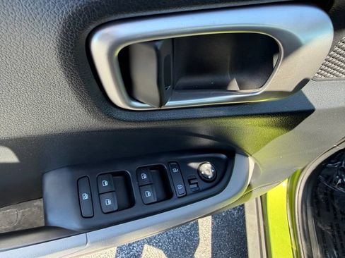 Used 2023 Hyundai Venue SEL FWD image 14