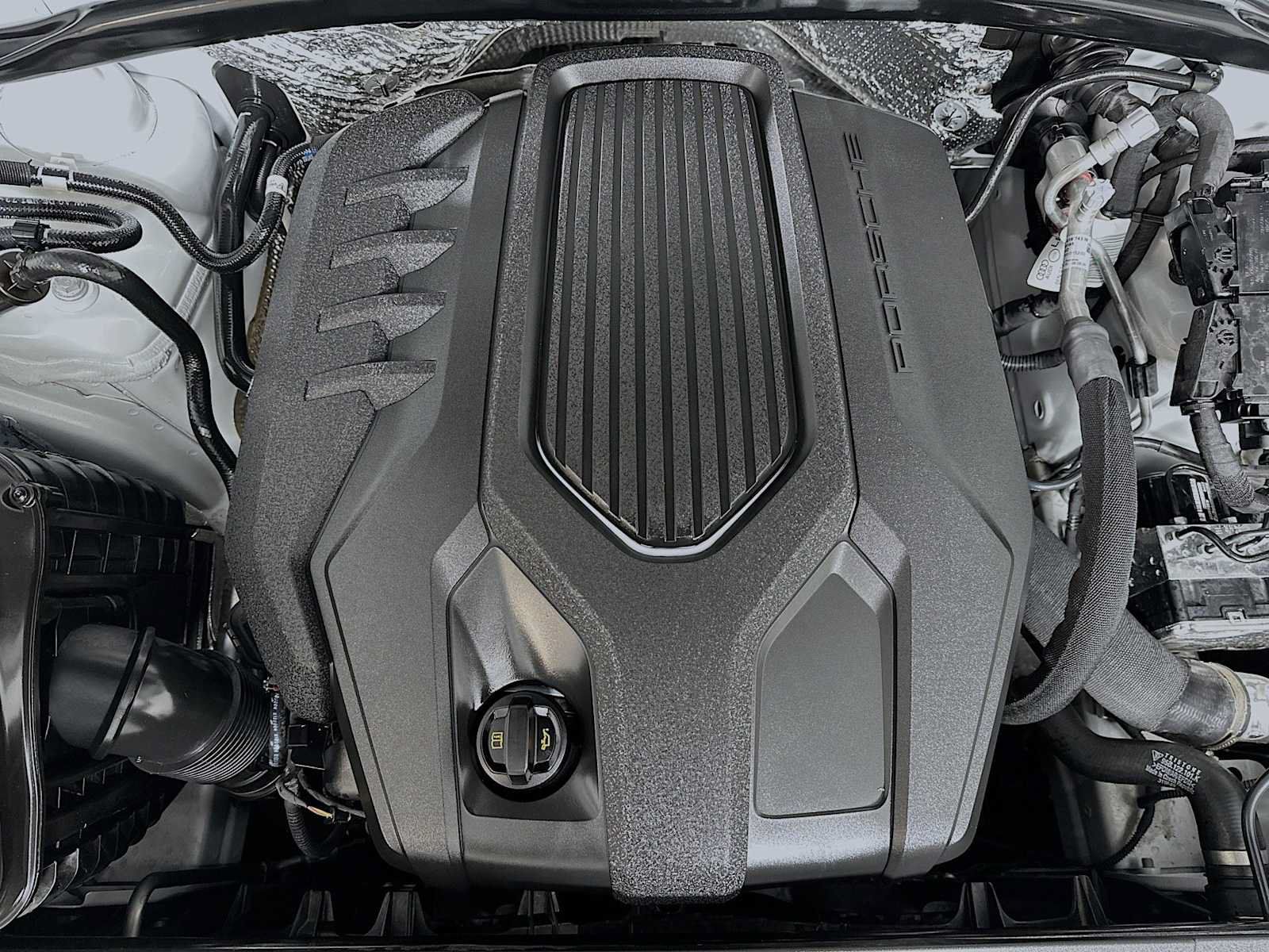 Certified 2026 Porsche Macan AWD/4WD image 31