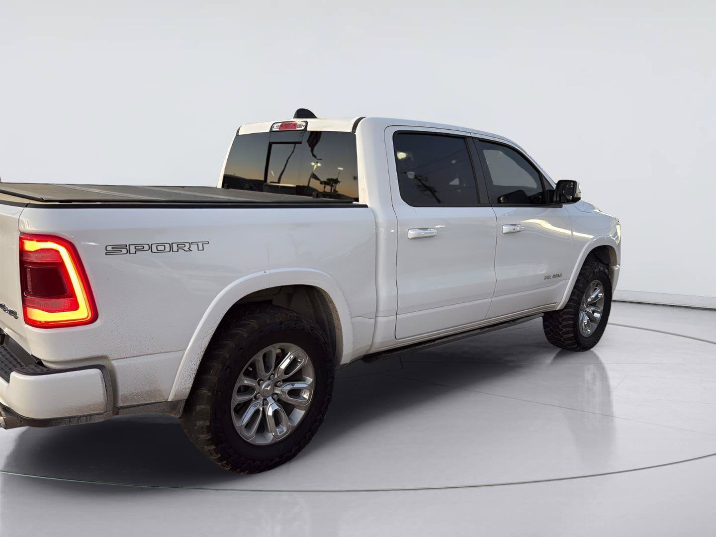Used 2021 RAM 1500 Laramie w/ Sport Appearance Package AWD/4WD image 7