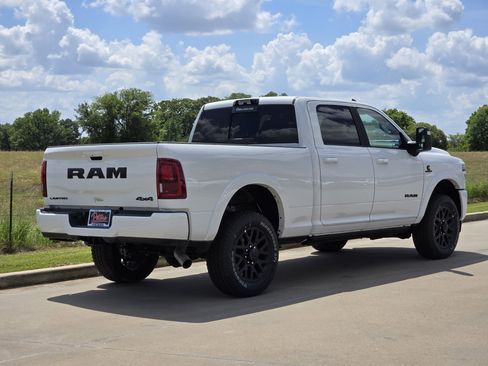 New 2026 RAM 2500 Limited AWD/4WD image 3