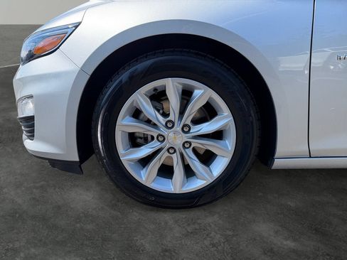 Used 2022 Chevrolet Malibu LT w/ Leather Package FWD image 4