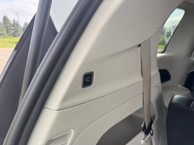 Certified 2024 Chrysler Pacifica Touring-L FWD image 18