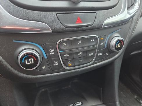 Used 2019 Chevrolet Equinox Premier FWD image 15