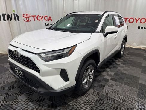 Used 2025 Toyota RAV4 XLE AWD/4WD image 3