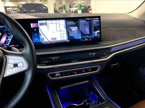 Used 2023 BMW X7 xDrive40i w/ Premium Package image 7