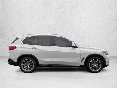 Certified 2021 BMW X5 xDrive40i w/ Premium Package image 4