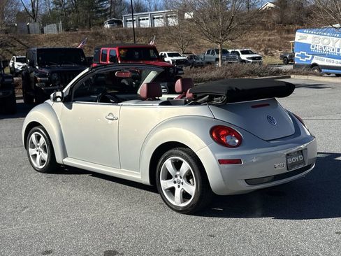 Used 2009 Volkswagen Beetle Blush image 7