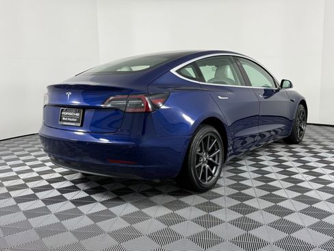 Used 2019 Tesla Model 3 Mid Range image 9