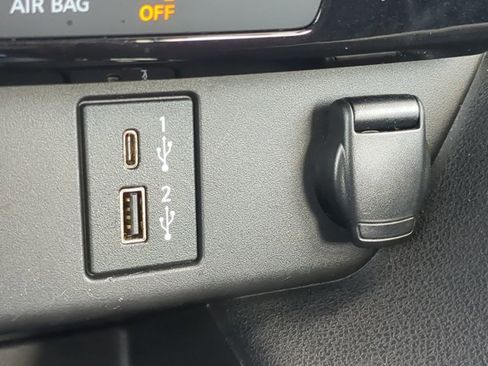 Certified 2020 Nissan Leaf SV Plus image 20