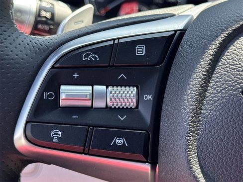 New 2025 Genesis G70 2.5T image 25