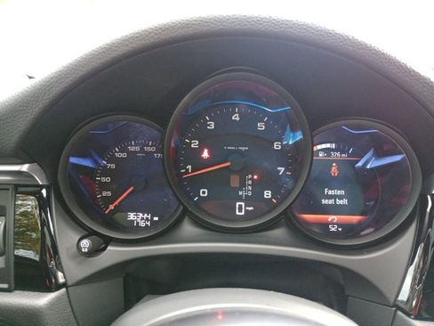 Used 2021 Porsche Macan image 38